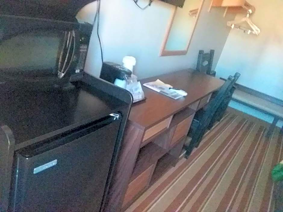 Super 8 by Wyndham Taos