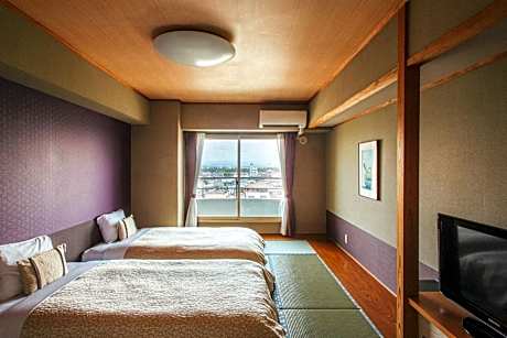 Twin Room with Tatami Floor with City View - Non-Smoking