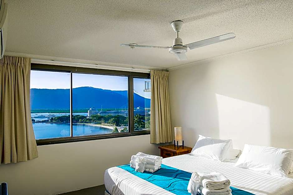 Cairns Aquarius