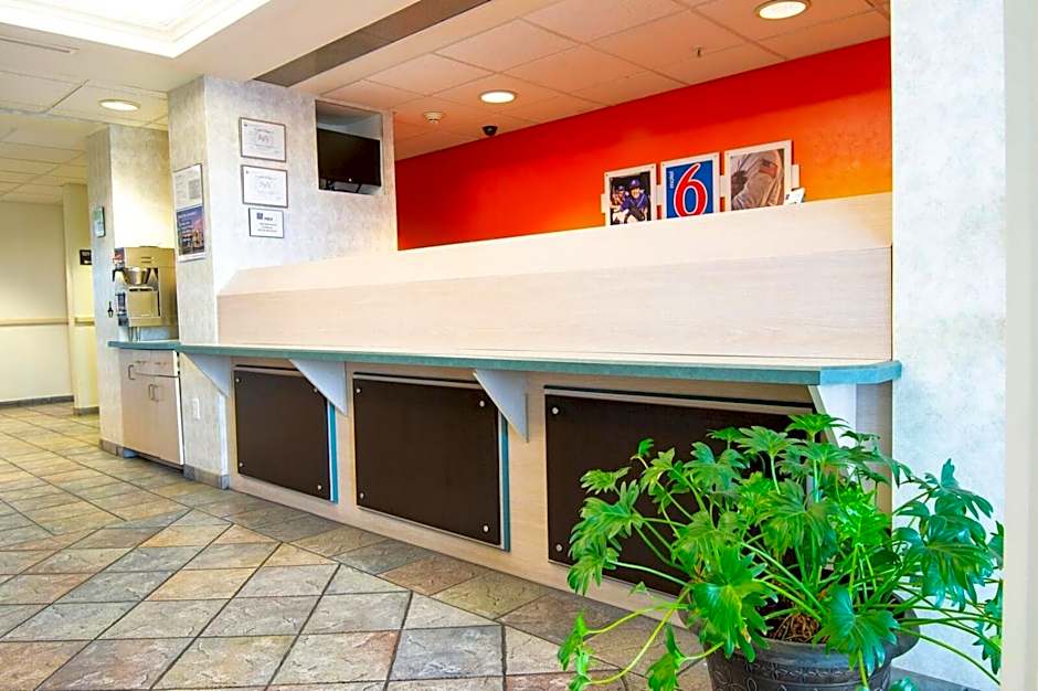 Motel 6-Las Cruces, NM - Telshor