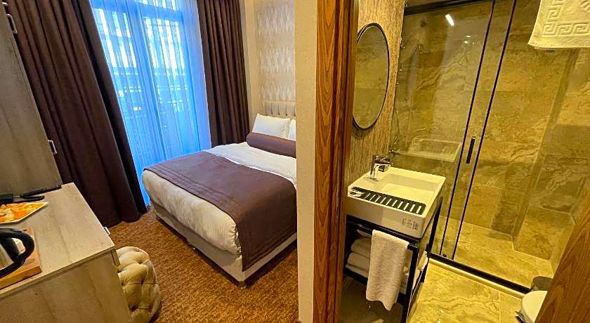 Weingart Seaside Hotel