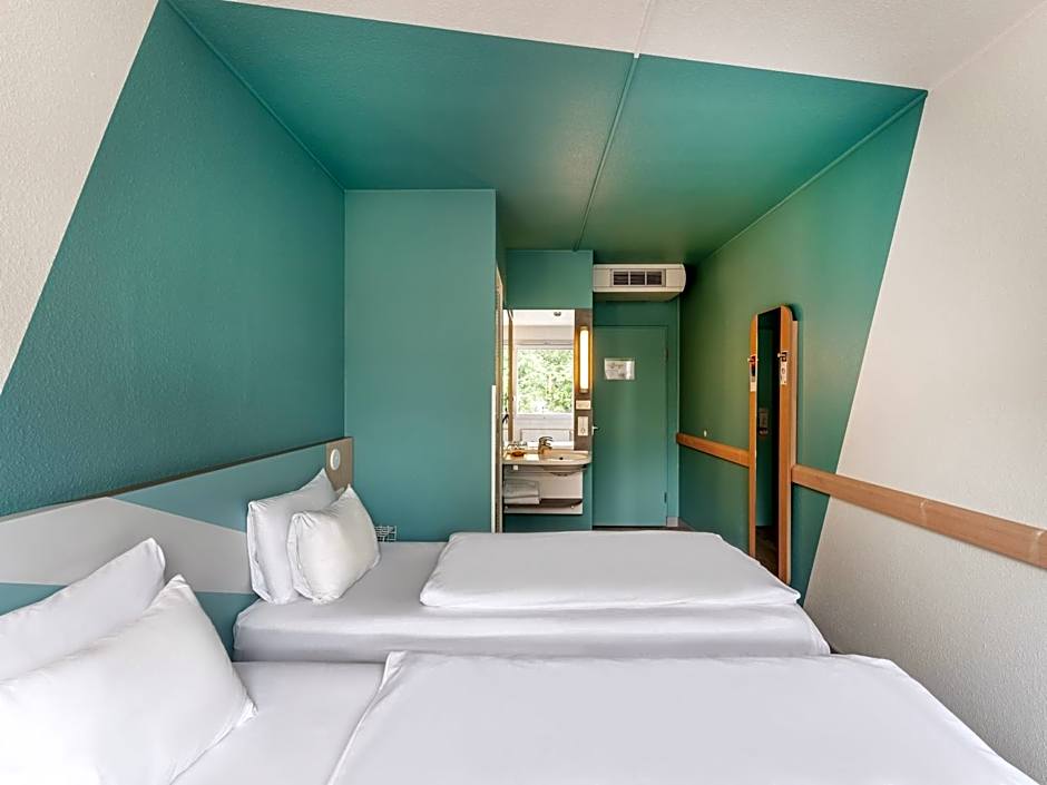 B&B HOTEL Freiburg-West