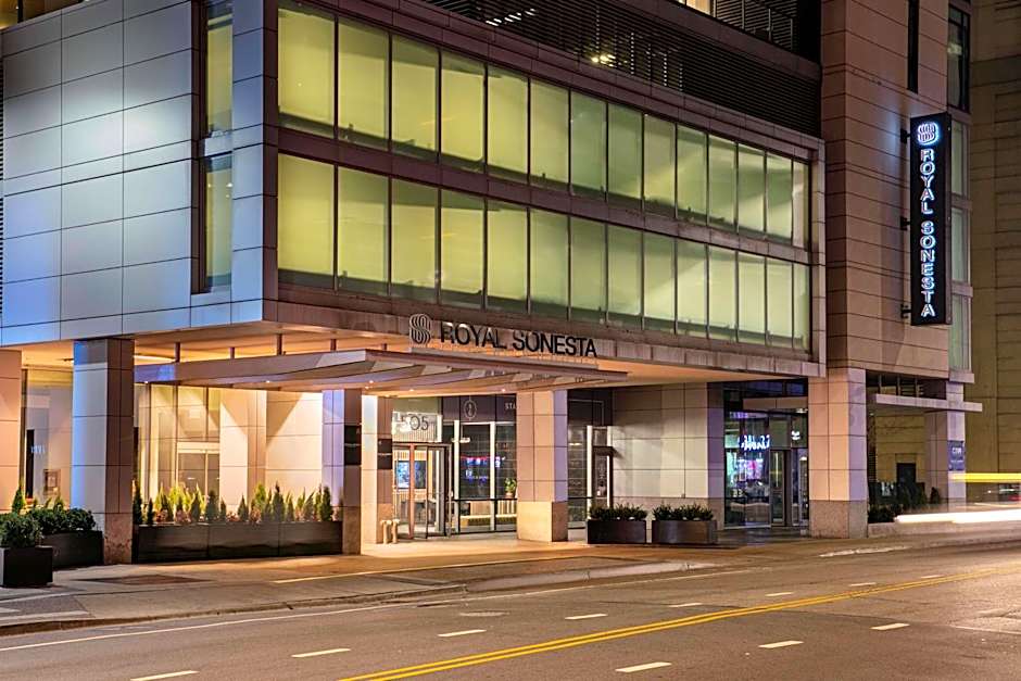The Royal Sonesta Chicago River North