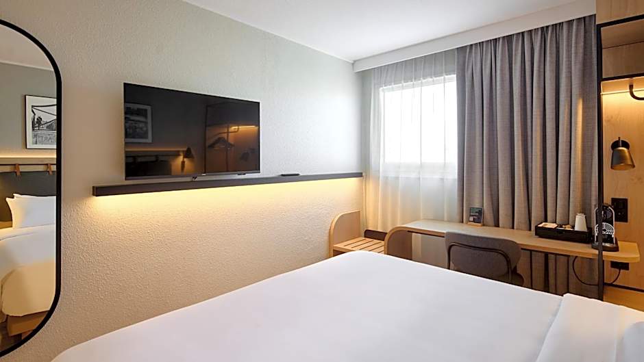 Campanile Paris Ouest - Pont De Suresnes