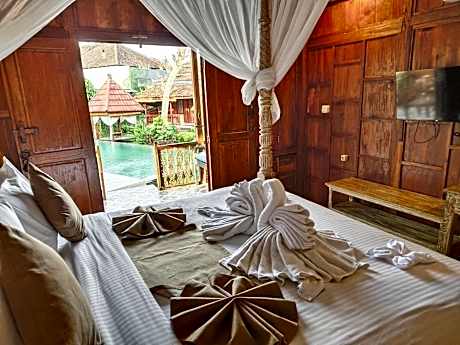 Suite with Pool View