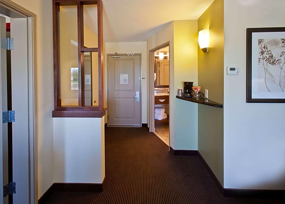 AmericInn by Wyndham Fairfield