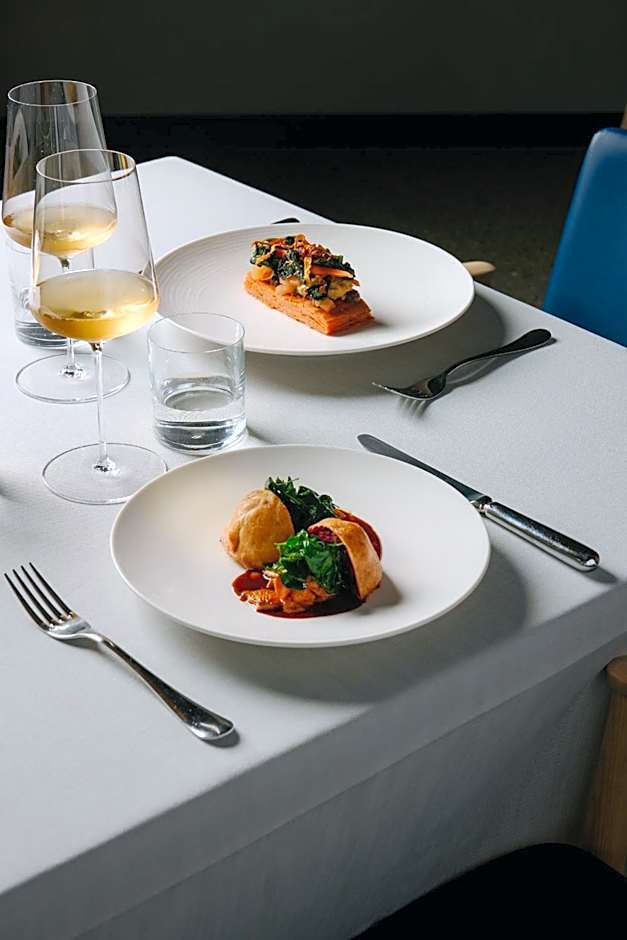 Stilla Rooms & Contemporary Cuisine