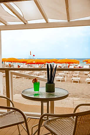 Delfino Beach - CDSHotels