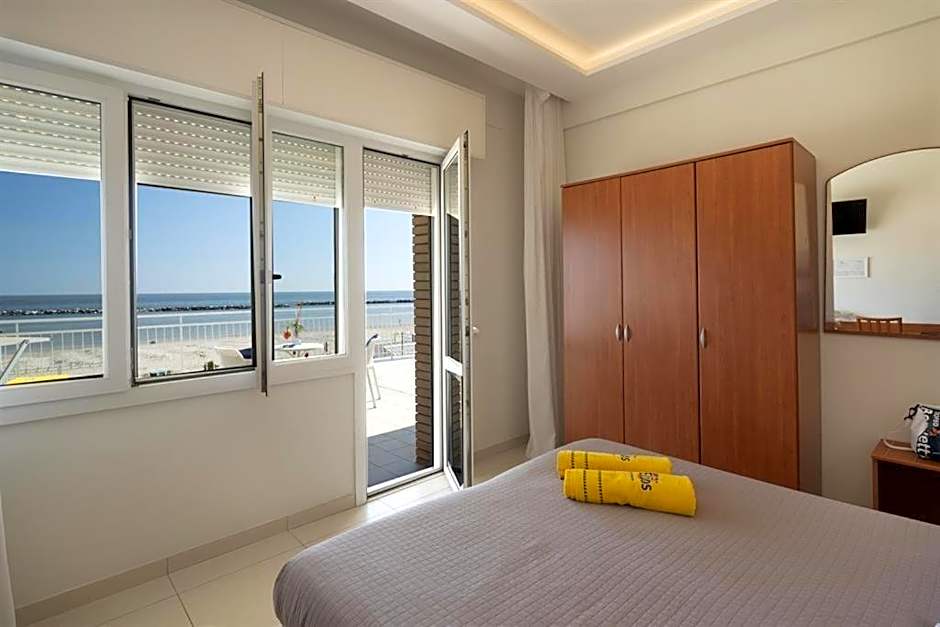 Photo 1 of 6 of Deluxe, Sea View, Balcony