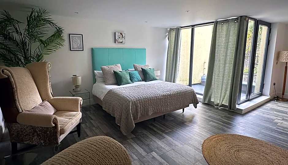 Beachcliff Rooms & Apartments
