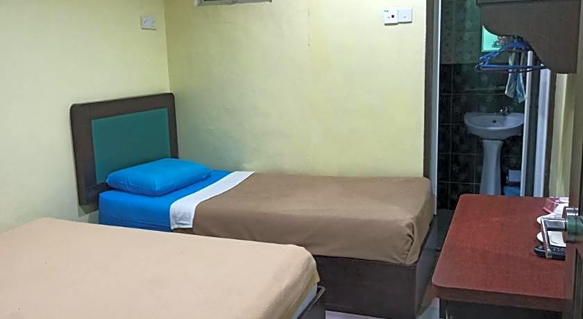 Ria Cameron Hotel