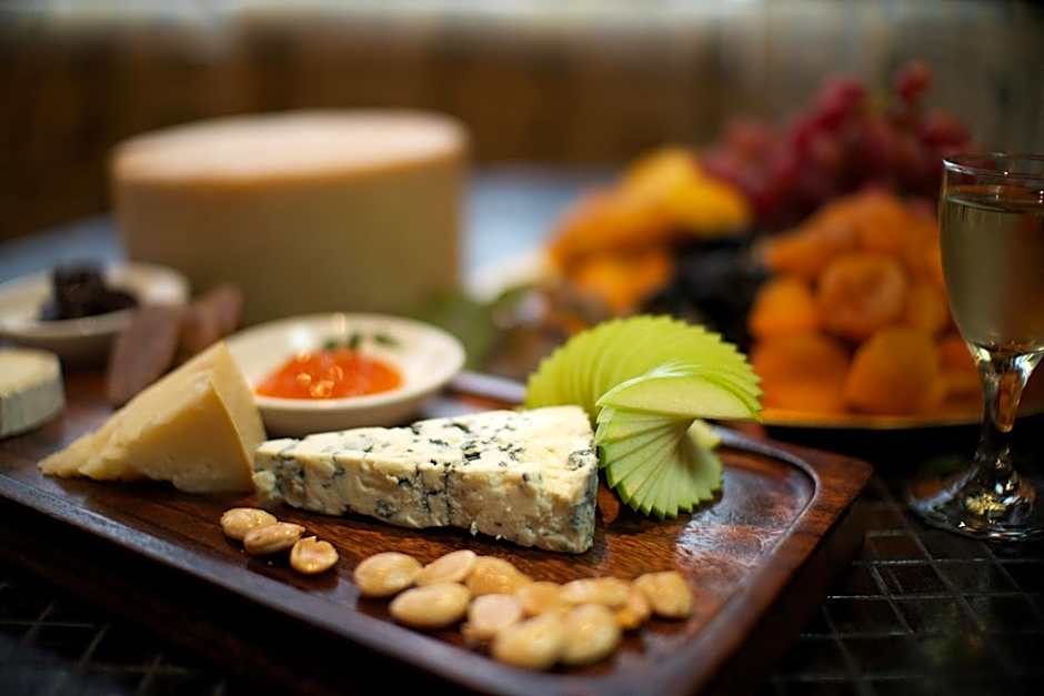 Mayflower Park Hotel