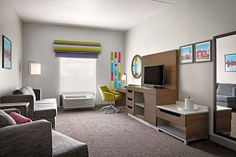 One-Bedroom King Suite with Sofa Bed - Non-Smoking