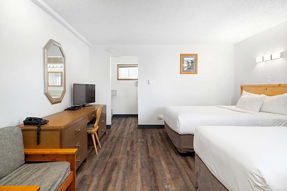 Rocky Mountain Ski Lodge