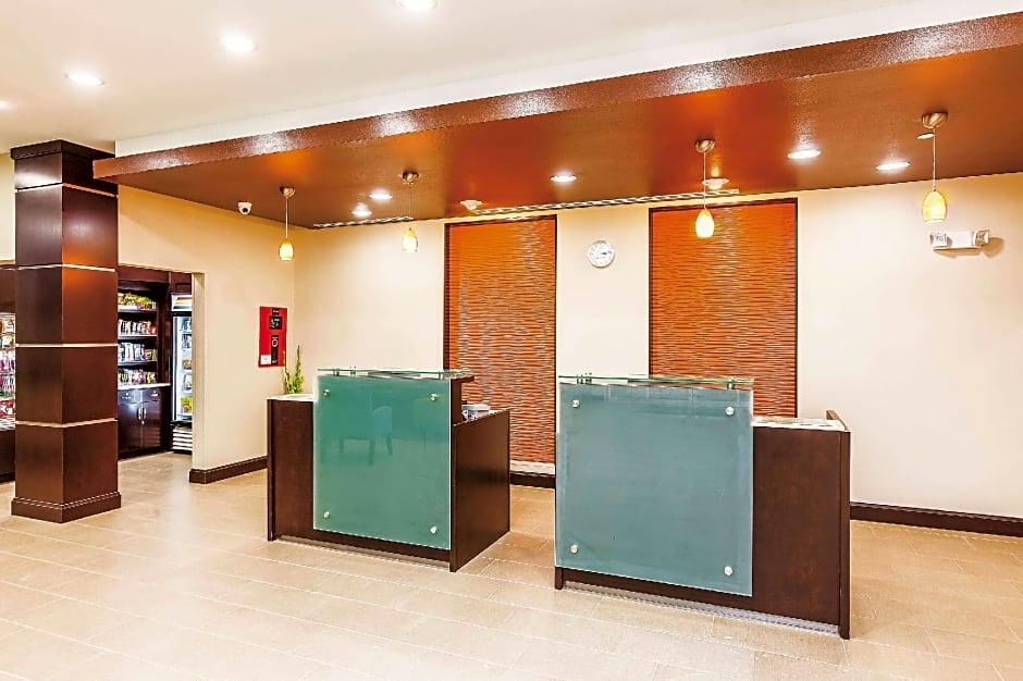 La Quinta Inn & Suites by Wyndham Cotulla