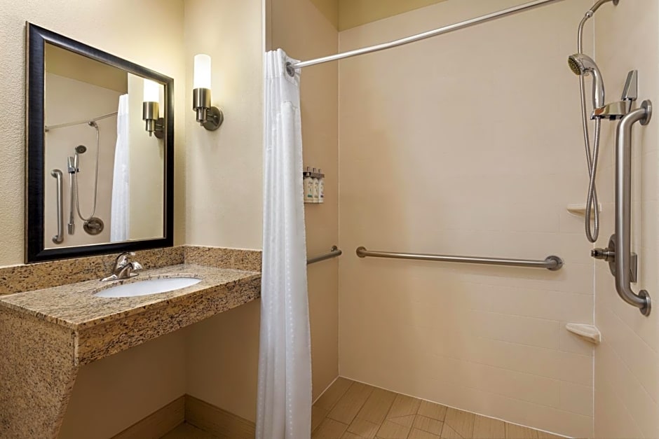 Holiday Inn Express Hotel & Suites Edmond