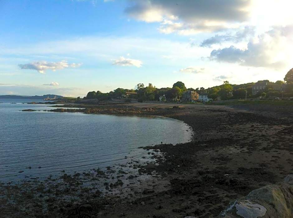 Aberdour Hotel, Stables Rooms & Beer Garden