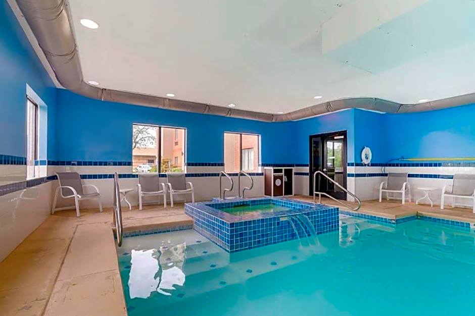 Best Western Plus Olathe Hotel & Suites