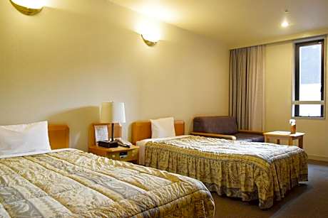 Western-Style Twin Room (No View)