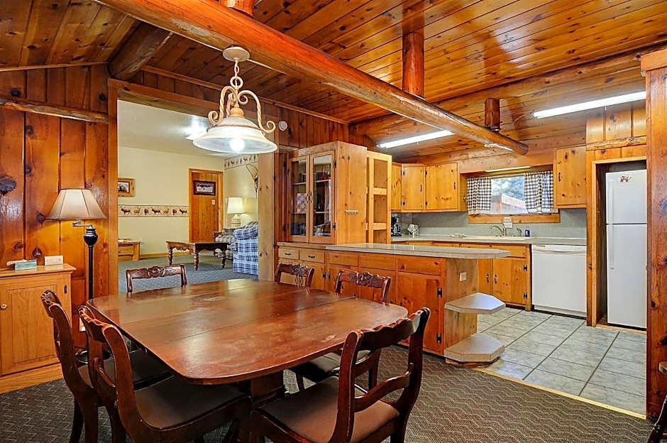 Vista Court Cabins & Lodge