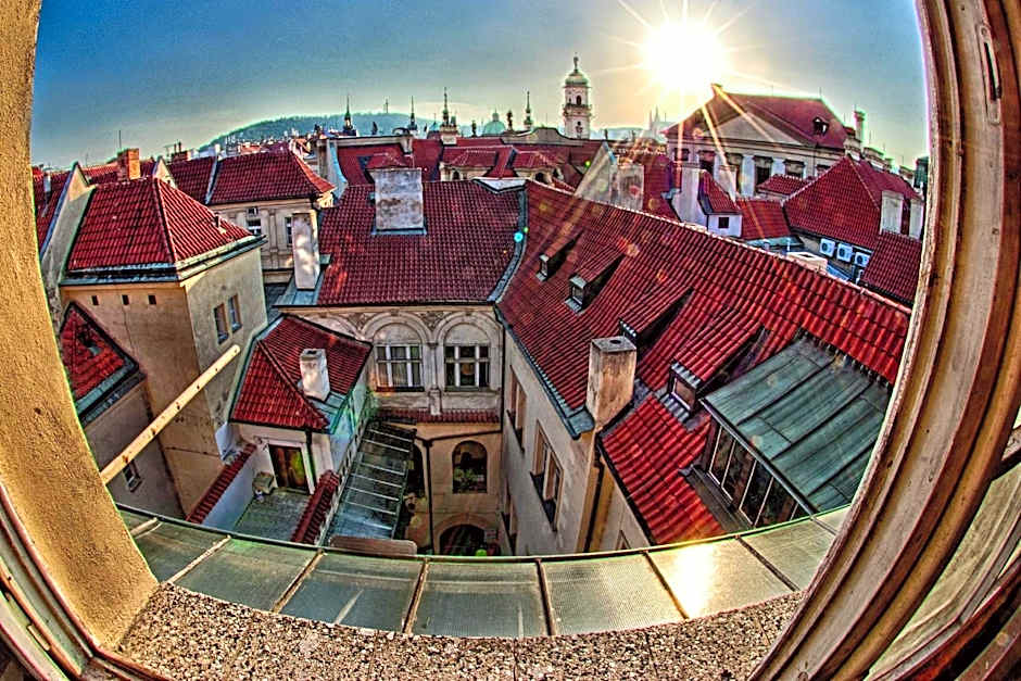 Karlova 25 Apartments