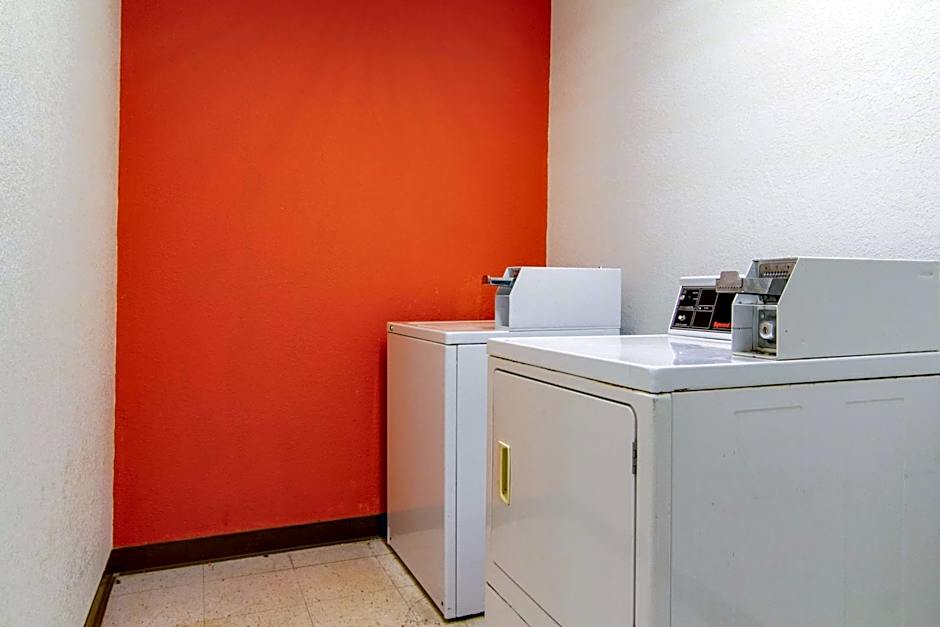 Americas Best Value Inn & Suites Brunswick