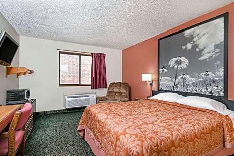 1 Queen Bed Accessible Room Non-Smoking