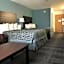 Days Inn & Suites by Wyndham Gresham