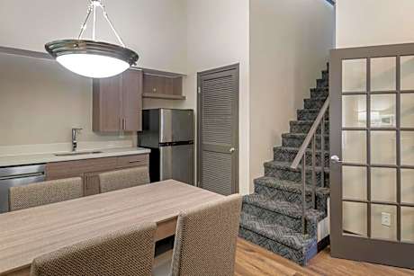 One-Bedroom Loft King Suite with Two King Beds, Sofa Bed and Full Kitchen - Non-Smoking