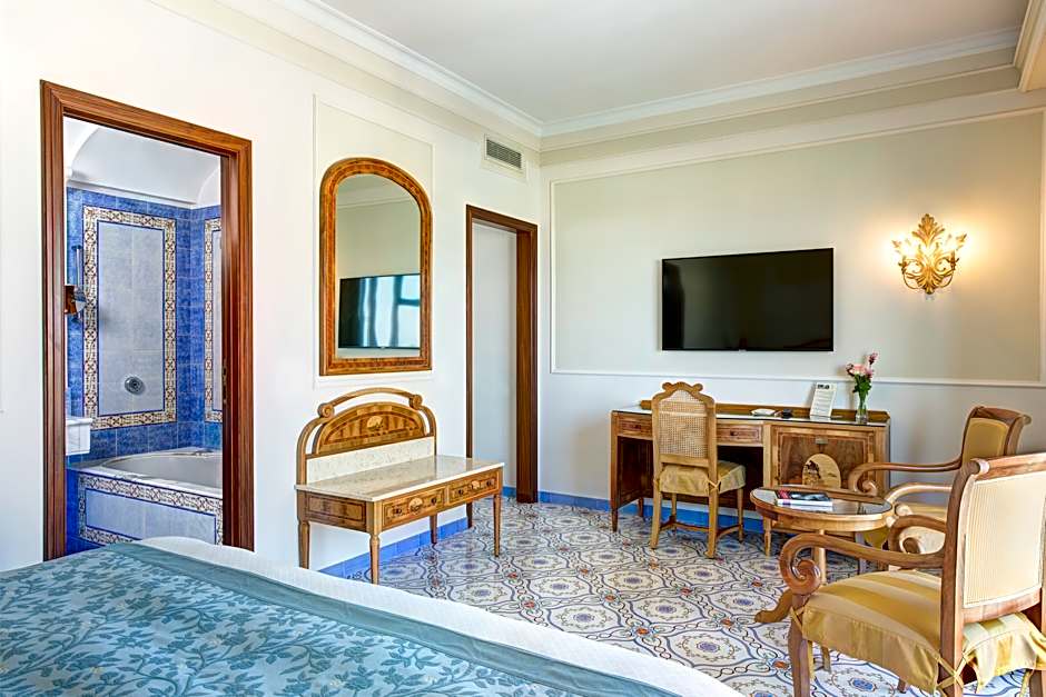 Photo 1 of 4 of Deluxe 1 Double Bed or 2 Beds, Lateral Sea View, Balcony