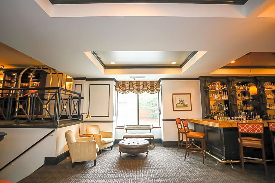 Dunhill Hotel