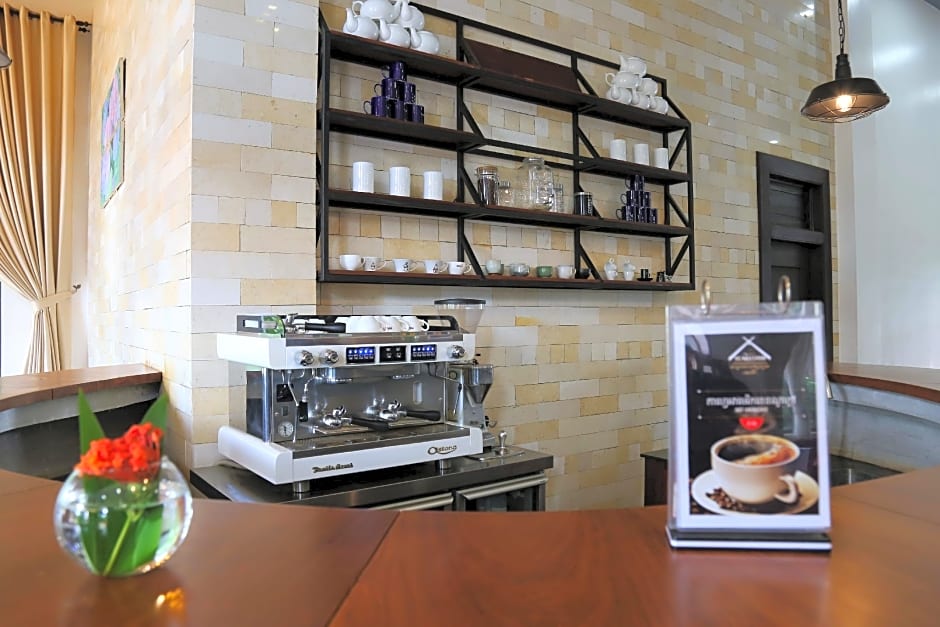Yeak Loam Hotel