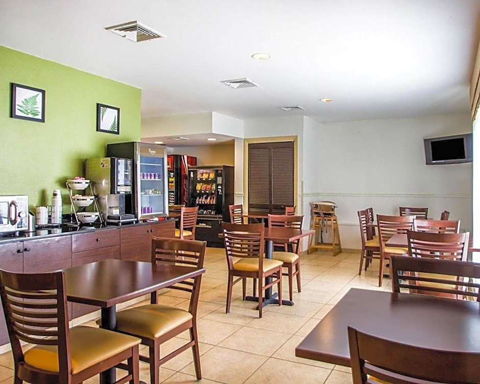 Sleep Inn & Suites Niantic North