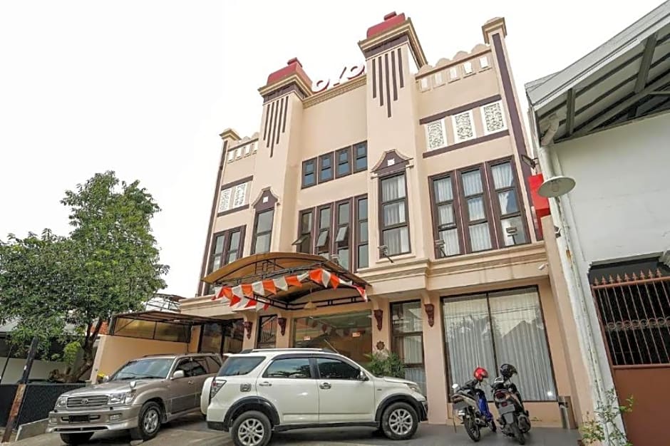 OYO 240 Audah Sevana Syariah Hotel