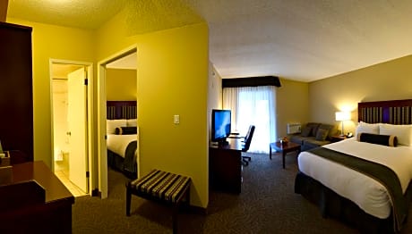 Family Suite with Two Queen Beds and Sofa Bed - Non-Smoking