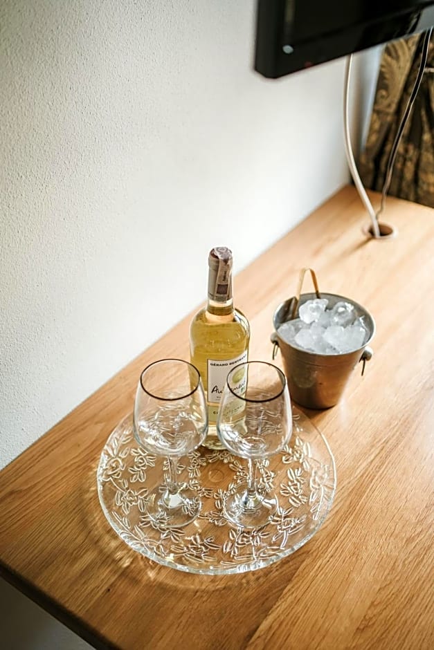 Pałac Bogaczów - noclegi - restauracja - przyjęcia