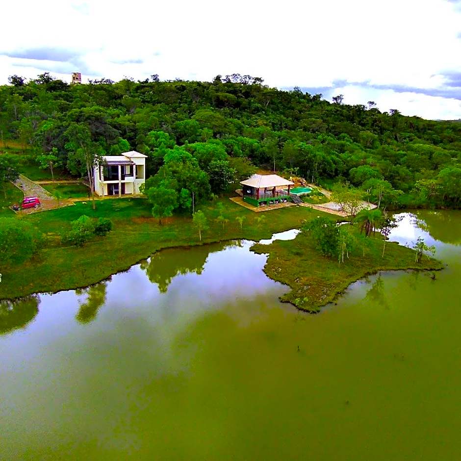 Chalé defronte Lagoa na Serra do Cipó próximo a Cachoeira Grande, Cachoeira do Pedrão e Cachoeira Véu da Noiva