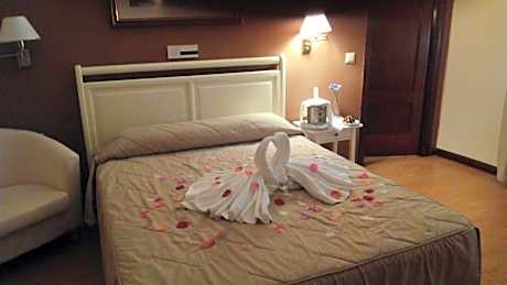 Queen Room with Garden View