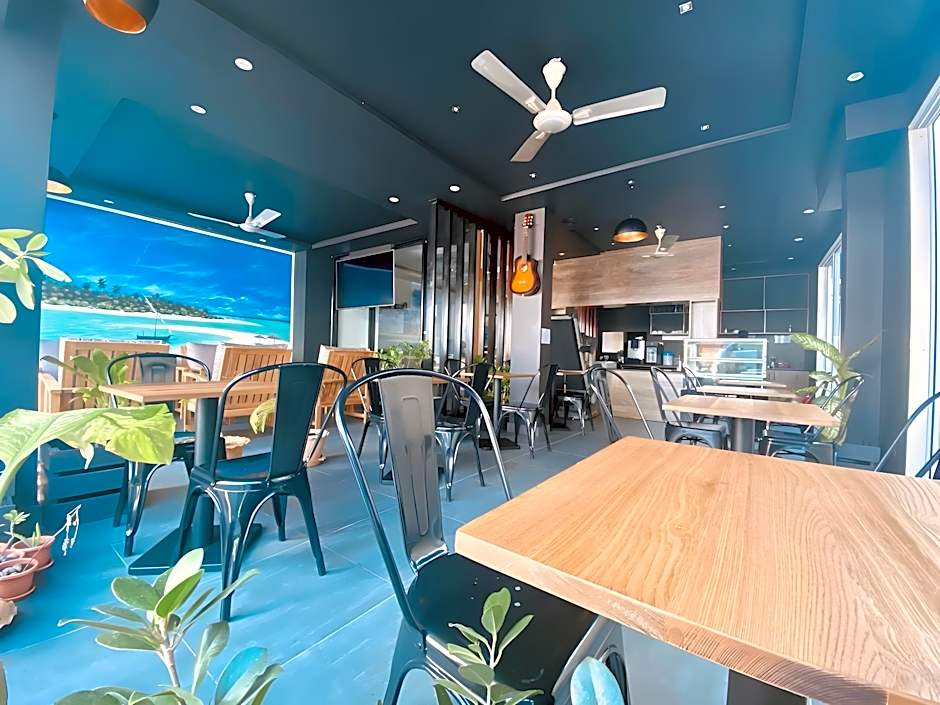 Turquoise Residence by UI