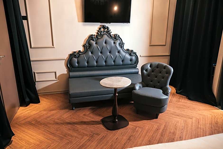 Emotional Grand Motel