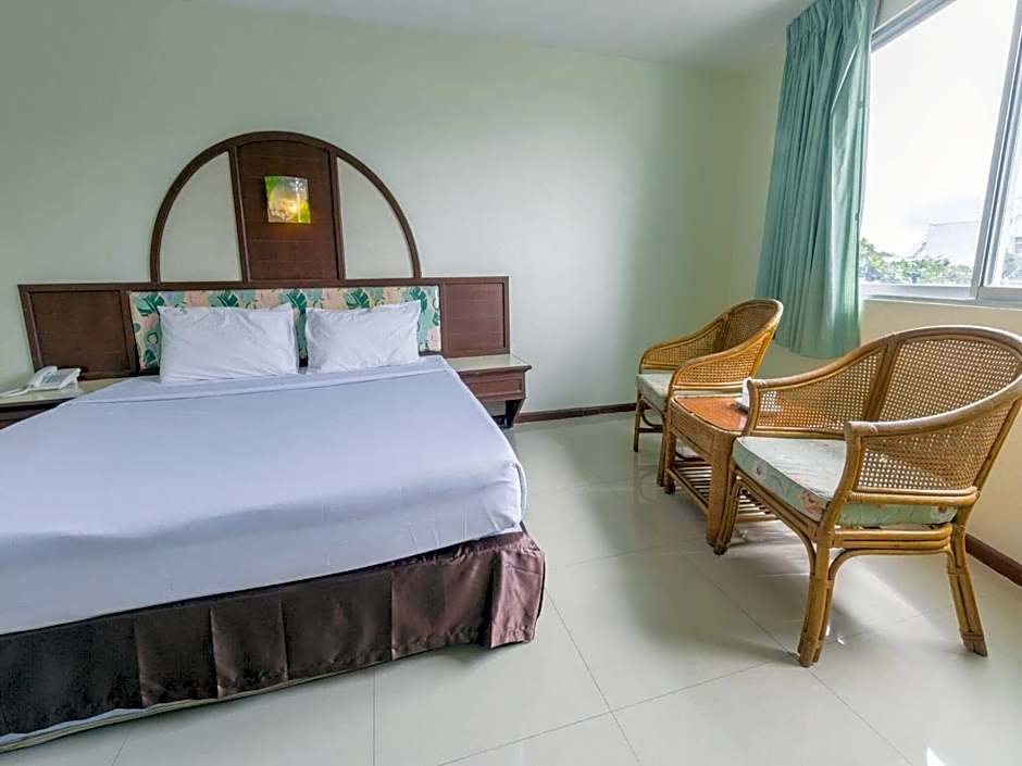 Lake Inn Hotel