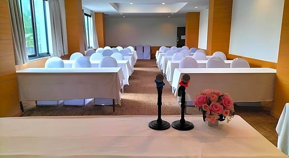 S Tara Grand Hotel