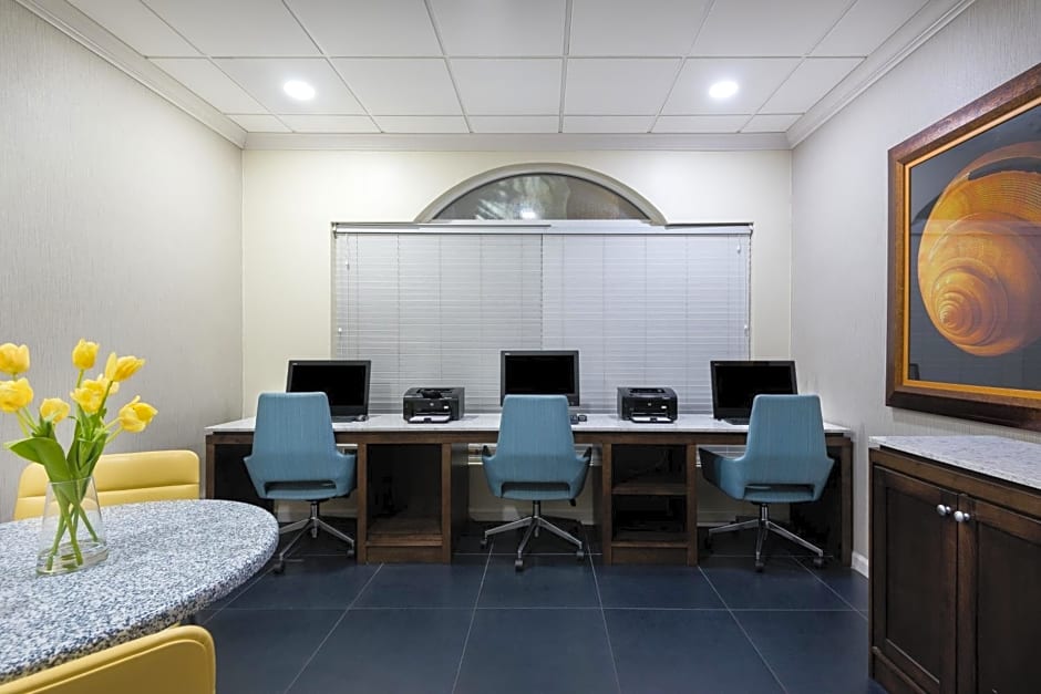Holiday Inn Fort Lauderdale Airport by IHG