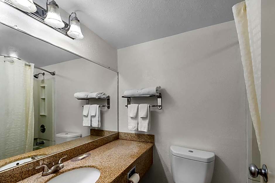 Travelodge by Wyndham Winchester