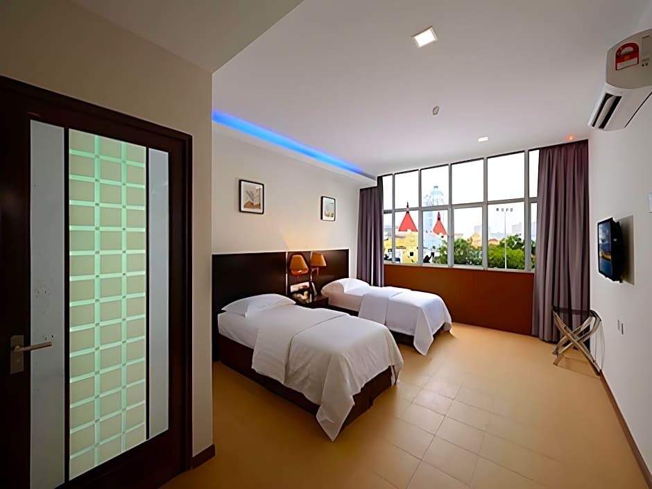 ERNES Hotel Bandar Perda