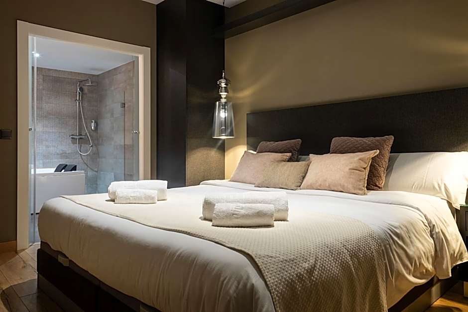 DAOS Suites & Terrace Marbella