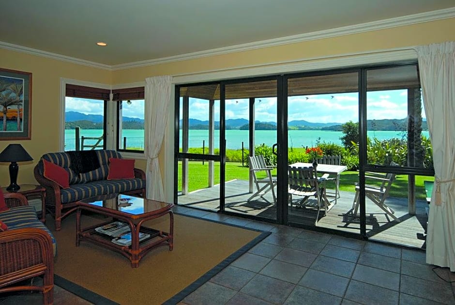 Pawhaoa Bay Lodge