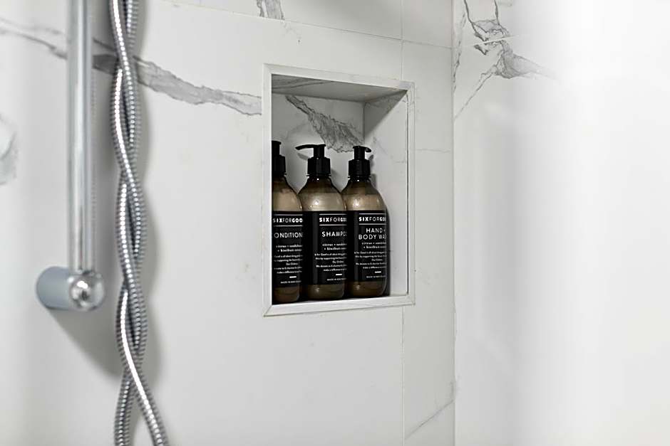 Colonial Village Motel