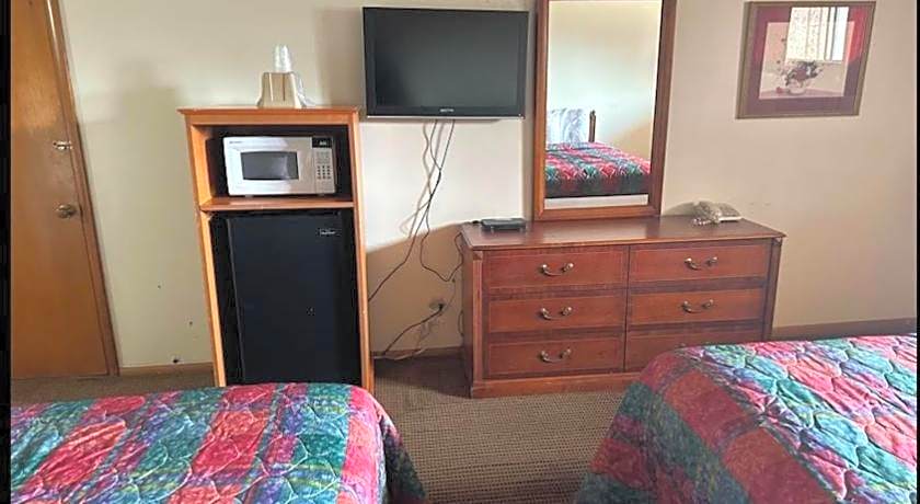 Love Hotels Western Holiday by OYO at Harlan Lake NE