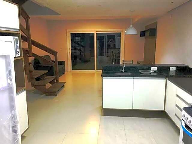 Sobrados com suíte e sacada vista ao mar